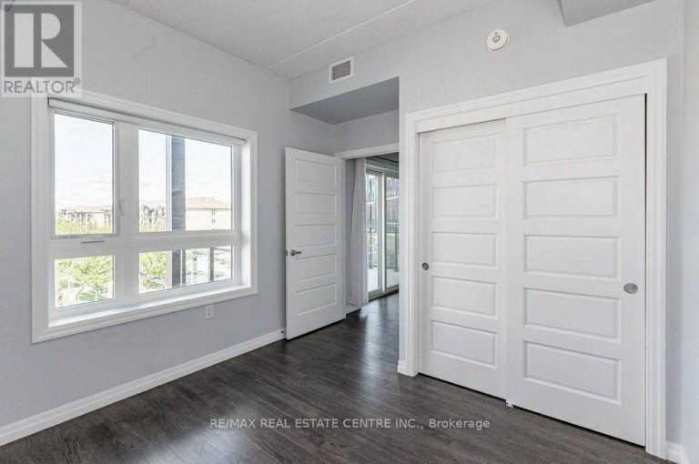 319 - 35 KINGSBURY SQUARE, Guelph (Pineridge/Westminster Woods), Ontario, N1L0J4