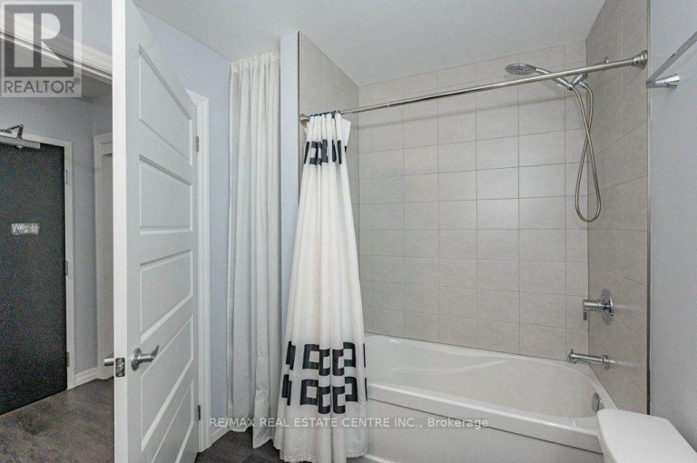 319 - 35 KINGSBURY SQUARE, Guelph (Pineridge/Westminster Woods), Ontario, N1L0J4