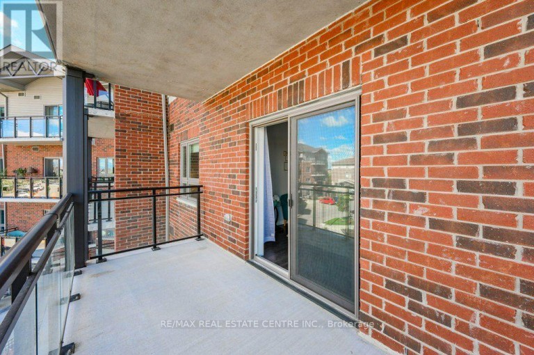 319 - 35 KINGSBURY SQUARE, Guelph (Pineridge/Westminster Woods), Ontario, N1L0J4