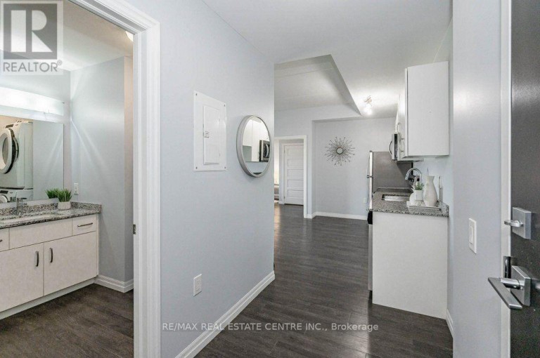 319 - 35 KINGSBURY SQUARE, Guelph (Pineridge/Westminster Woods), Ontario, N1L0J4