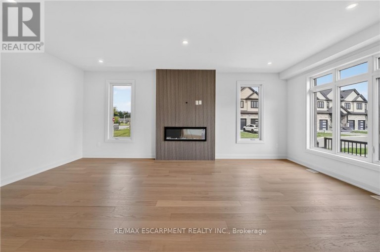 8905 ANGIE DRIVE, Niagara Falls (Forestview), Ontario, L2H3W8