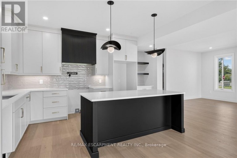 8905 ANGIE DRIVE, Niagara Falls (Forestview), Ontario, L2H3W8
