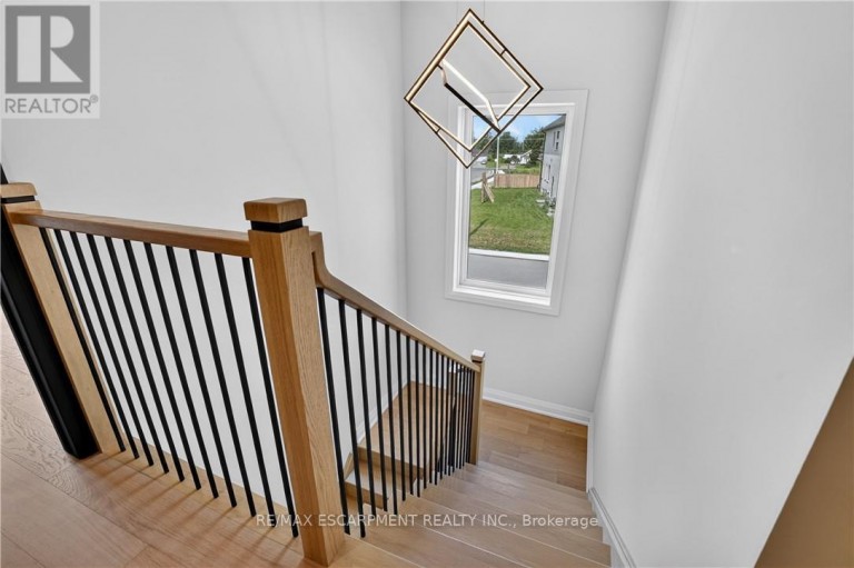 8905 ANGIE DRIVE, Niagara Falls (Forestview), Ontario, L2H3W8
