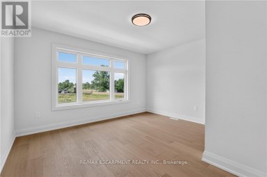 8905 ANGIE DRIVE Niagara Falls (Forestview) Ontario photo 28
