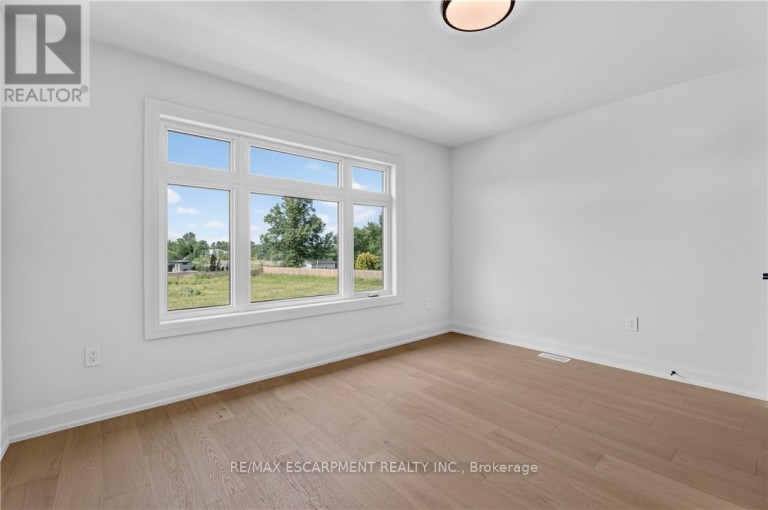 8905 ANGIE DRIVE, Niagara Falls (Forestview), Ontario, L2H3W8