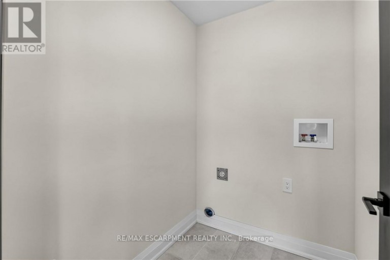 8905 ANGIE DRIVE, Niagara Falls (Forestview), Ontario, L2H3W8