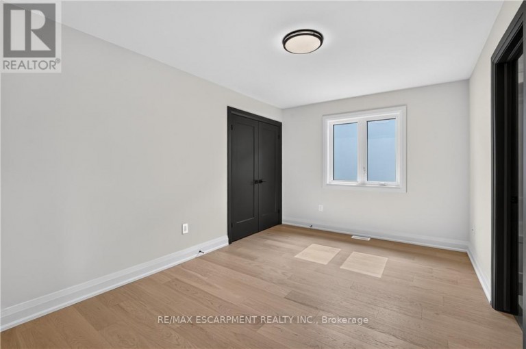 8905 ANGIE DRIVE, Niagara Falls (Forestview), Ontario, L2H3W8