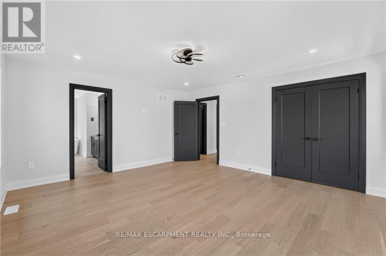 8905 ANGIE DRIVE, Niagara Falls (Forestview), Ontario, L2H3W8