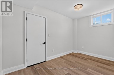 8905 ANGIE DRIVE Niagara Falls (Forestview) Ontario photo 44