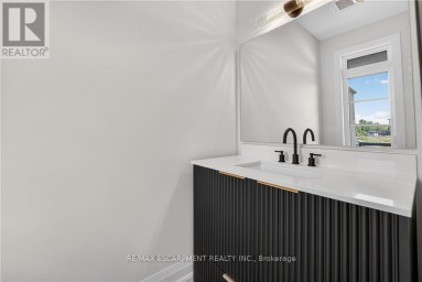 8905 ANGIE DRIVE Niagara Falls (Forestview) Ontario photo 7