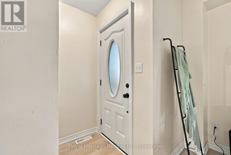 814 CAVAN COURT, Oshawa (Vanier), Ontario, L1J7B8