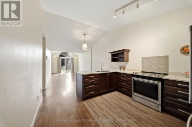 17 ALDER COURT Belleville (Belleville Ward) Ontario photo 11