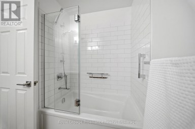 17 ALDER COURT Belleville (Belleville Ward) Ontario photo 7