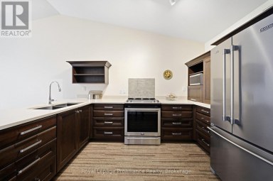 17 ALDER COURT Belleville (Belleville Ward) Ontario photo 9