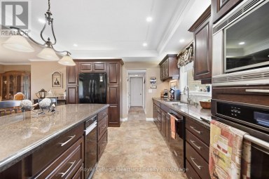 283 ALBERT STREET Central Huron (Clinton) Ontario photo 12