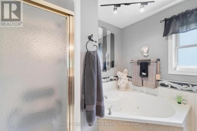 283 ALBERT STREET Central Huron (Clinton) Ontario photo 23