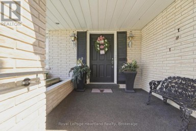 283 ALBERT STREET Central Huron (Clinton) Ontario photo 3