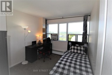 1010 - 100 LEEWARD GLENWAY Toronto (Flemingdon Park) Ontario photo 10