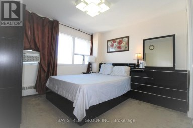 1010 - 100 LEEWARD GLENWAY Toronto (Flemingdon Park) Ontario photo 15