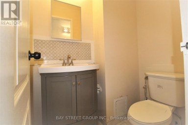 1010 - 100 LEEWARD GLENWAY Toronto (Flemingdon Park) Ontario photo 17