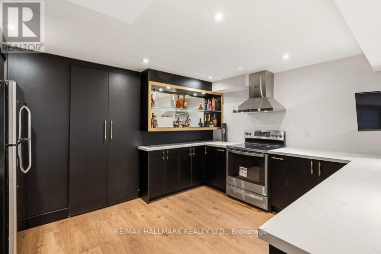 18 ARDMORE CRESCENT, Richmond Hill (Bayview Hill), Ontario, L4B2H7