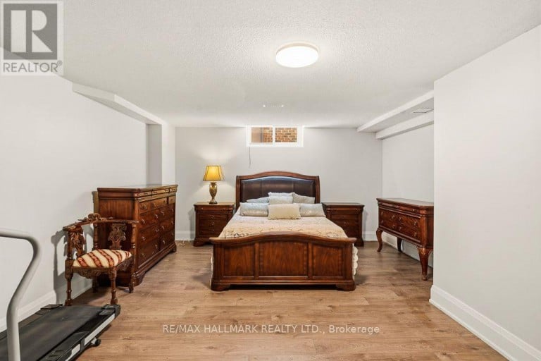18 ARDMORE CRESCENT, Richmond Hill (Bayview Hill), Ontario, L4B2H7