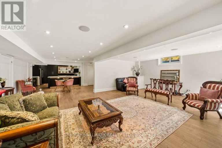 18 ARDMORE CRESCENT, Richmond Hill (Bayview Hill), Ontario, L4B2H7