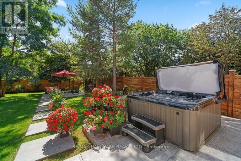 18 ARDMORE CRESCENT, Richmond Hill (Bayview Hill), Ontario, L4B2H7