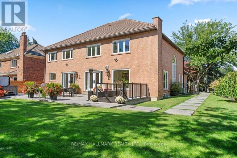 18 ARDMORE CRESCENT, Richmond Hill (Bayview Hill), Ontario, L4B2H7
