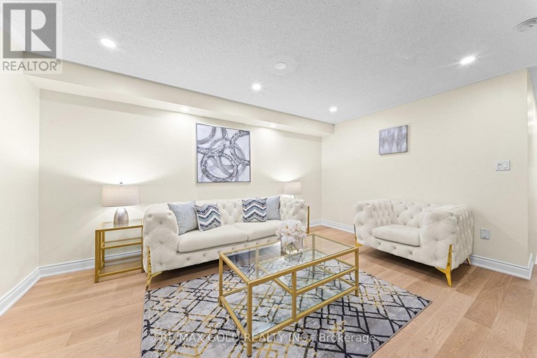 107 CRYSTALVIEW CRESCENT, Brampton (Bram East), Ontario, L6P2S2