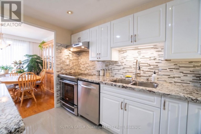 1810 - 11 WINCOTT DRIVE, Toronto (Kingsview Village-The Westway), Ontario, M9R2R9