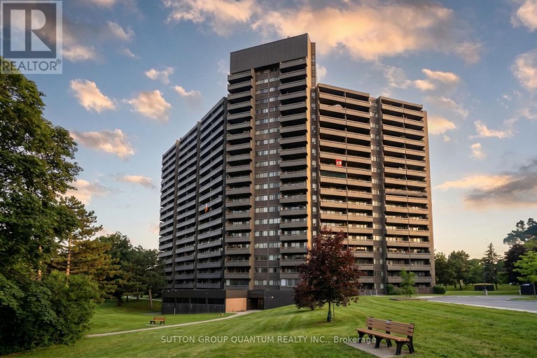1810 - 11 WINCOTT DRIVE, Toronto (Kingsview Village-The Westway), Ontario, M9R2R9