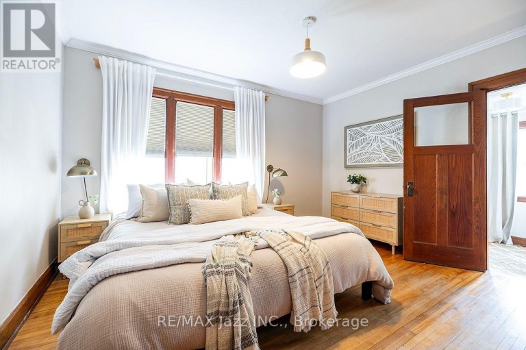 142 ADELAIDE AVENUE W, Oshawa (O'Neill), Ontario, L1G1Y8