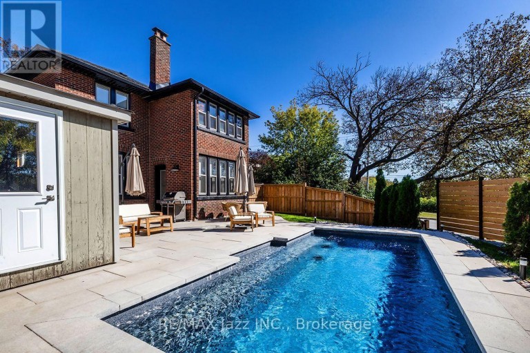142 ADELAIDE AVENUE W, Oshawa (O'Neill), Ontario, L1G1Y8