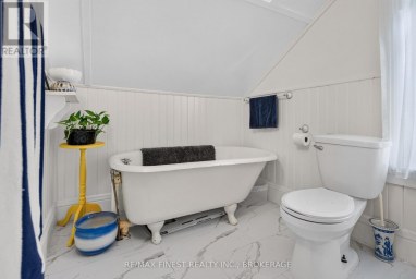 387 NELSON STREET Kingston (East of Sir John A. Blvd) Ontario photo 38