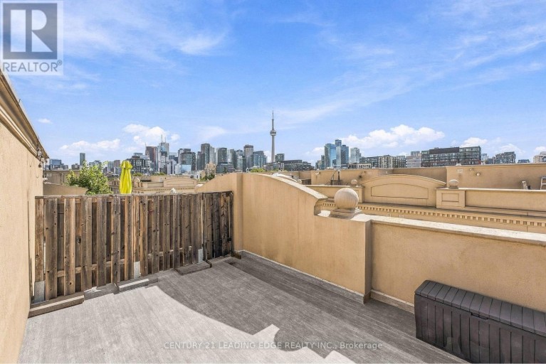 TH5 - 98 CARR STREET, Toronto (Kensington-Chinatown), Ontario, M5T1B7