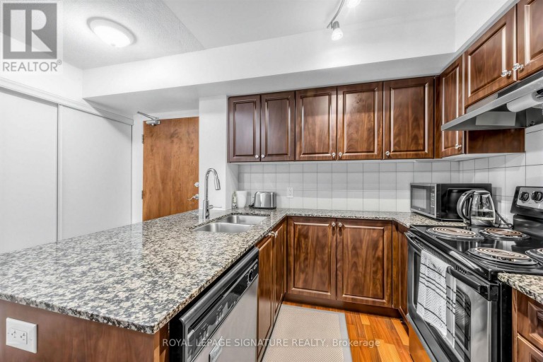 322 - 60 FAIRFAX CRESCENT, Toronto (Clairlea-Birchmount), Ontario, M1L0E1