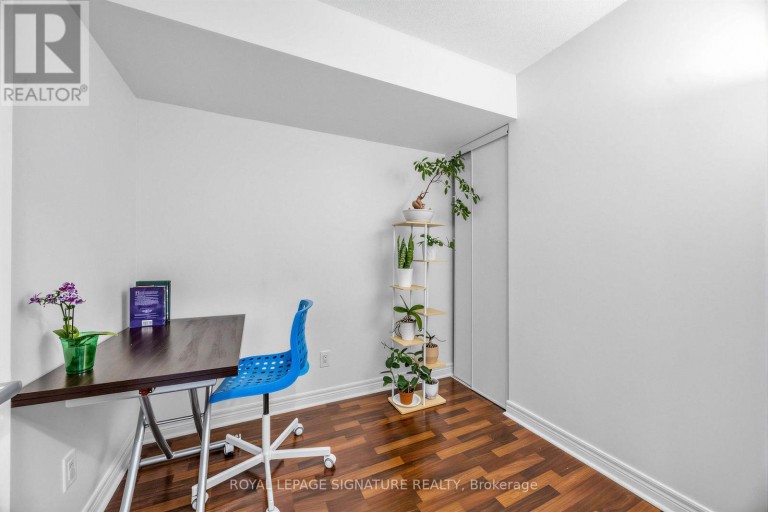 322 - 60 FAIRFAX CRESCENT, Toronto (Clairlea-Birchmount), Ontario, M1L0E1