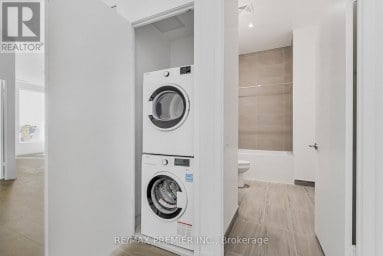 TH17 - 7 BUTTERMILL AVENUE Vaughan (Vaughan Corporate Centre) Ontario photo 11