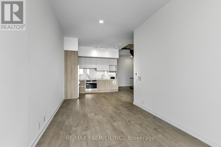 TH17 - 7 BUTTERMILL AVENUE, Vaughan (Vaughan Corporate Centre), Ontario, L4K0M5