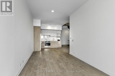TH17 - 7 BUTTERMILL AVENUE Vaughan (Vaughan Corporate Centre) Ontario photo 12