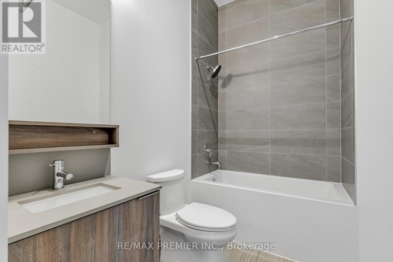 TH17 - 7 BUTTERMILL AVENUE, Vaughan (Vaughan Corporate Centre), Ontario, L4K0M5