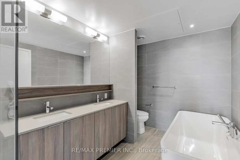 TH17 - 7 BUTTERMILL AVENUE, Vaughan (Vaughan Corporate Centre), Ontario, L4K0M5