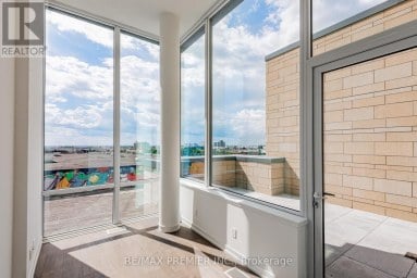 TH17 - 7 BUTTERMILL AVENUE Vaughan (Vaughan Corporate Centre) Ontario photo 23
