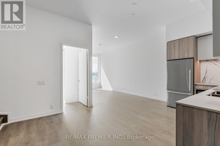 TH17 - 7 BUTTERMILL AVENUE, Vaughan (Vaughan Corporate Centre), Ontario, L4K0M5