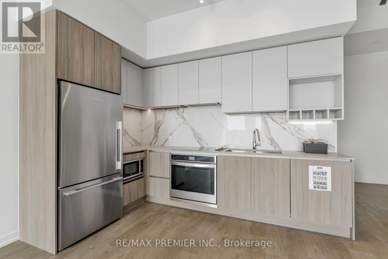 TH17 - 7 BUTTERMILL AVENUE, Vaughan (Vaughan Corporate Centre), Ontario, L4K0M5