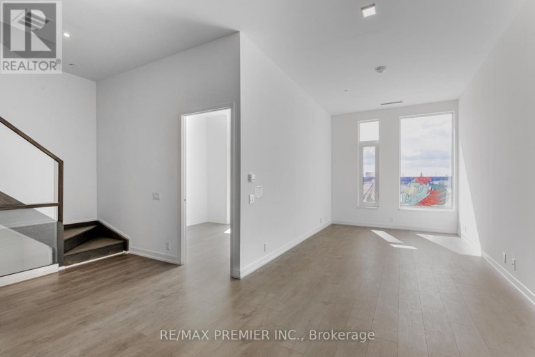 TH17 - 7 BUTTERMILL AVENUE, Vaughan (Vaughan Corporate Centre), Ontario, L4K0M5