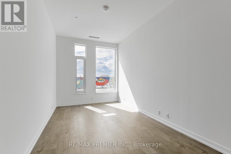 TH17 - 7 BUTTERMILL AVENUE, Vaughan (Vaughan Corporate Centre), Ontario, L4K0M5