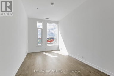 TH17 - 7 BUTTERMILL AVENUE Vaughan (Vaughan Corporate Centre) Ontario photo 9