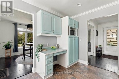 1116 COUNTY RD 8 Prince Edward County (Picton) Ontario photo 14